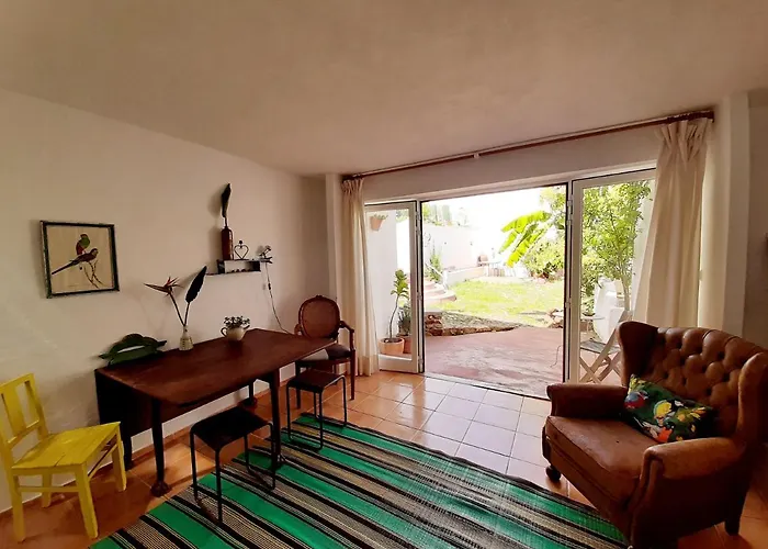 Salmoura 홈스테이 *